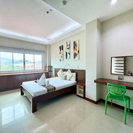 Sunburn Suites And Rooftop Bar Đảo Đảo Coron Ngoại thất bức ảnh