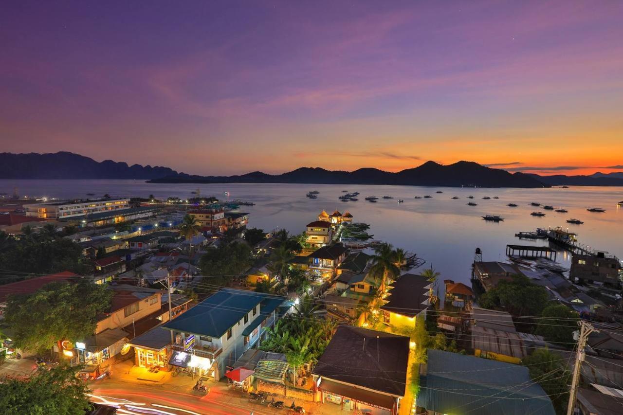 Sunburn Suites And Rooftop Bar Đảo Đảo Coron Ngoại thất bức ảnh