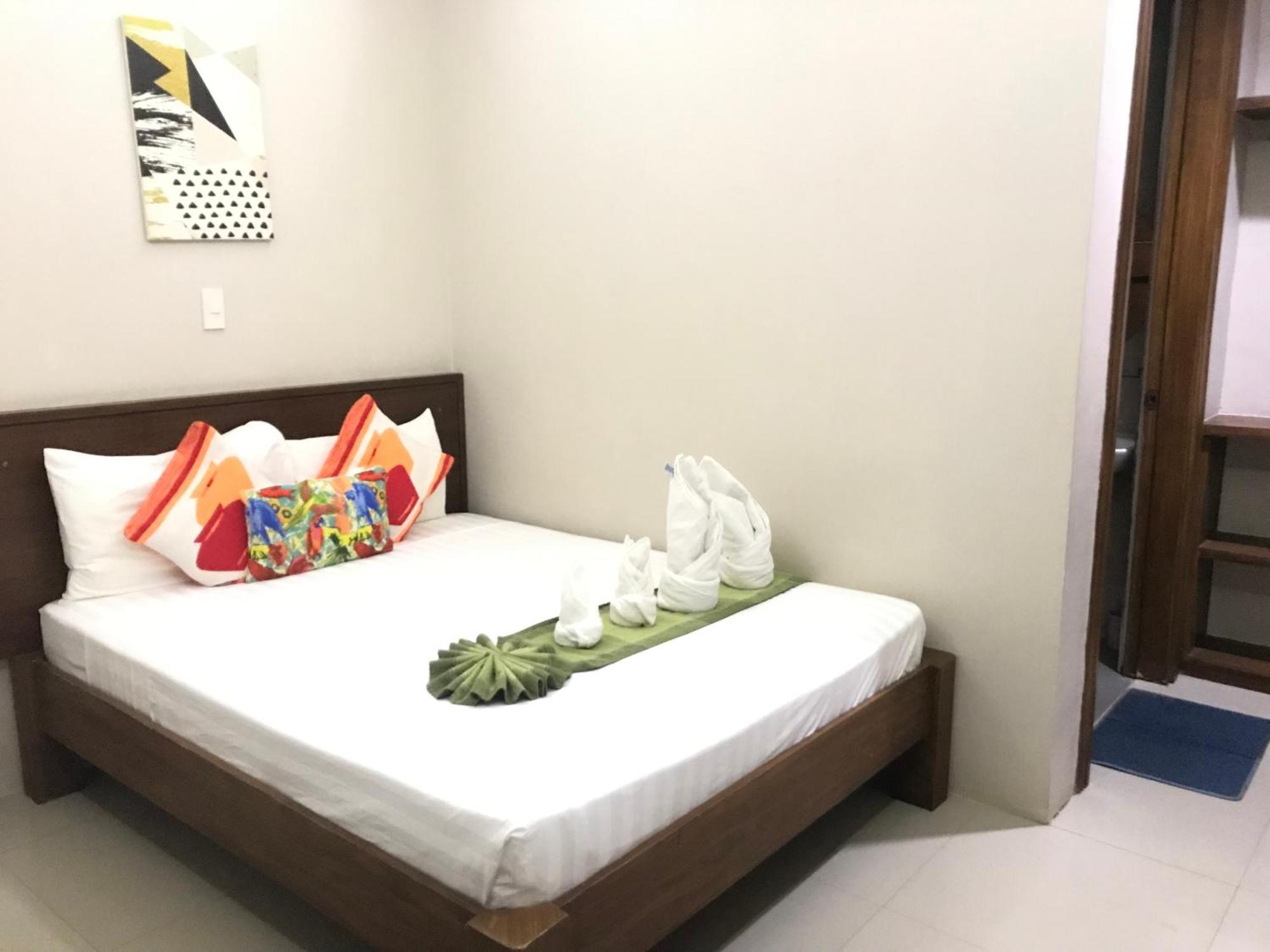 Sunburn Suites And Rooftop Bar Đảo Đảo Coron Ngoại thất bức ảnh