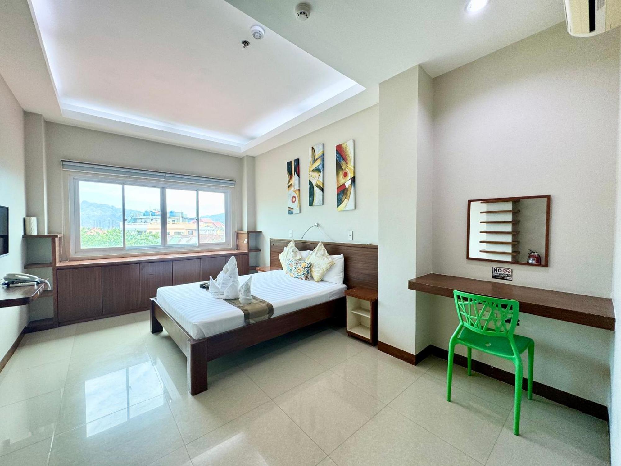 Sunburn Suites And Rooftop Bar Đảo Đảo Coron Ngoại thất bức ảnh